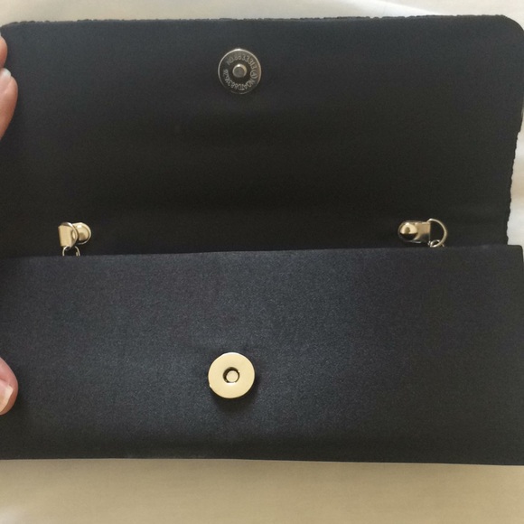 Clutch - Picture 2 of 4